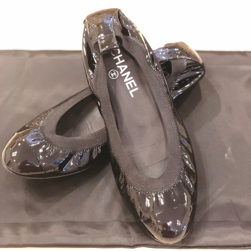 Chanel black leather flats ballerina